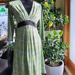 Striking Green Maggy L 3/4  Sleeve Geometric V-Neck Fit N Flare Dress, 10